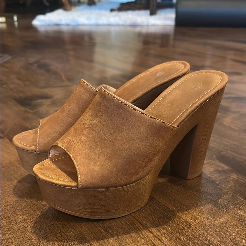 Elegant Tan Platform Mules